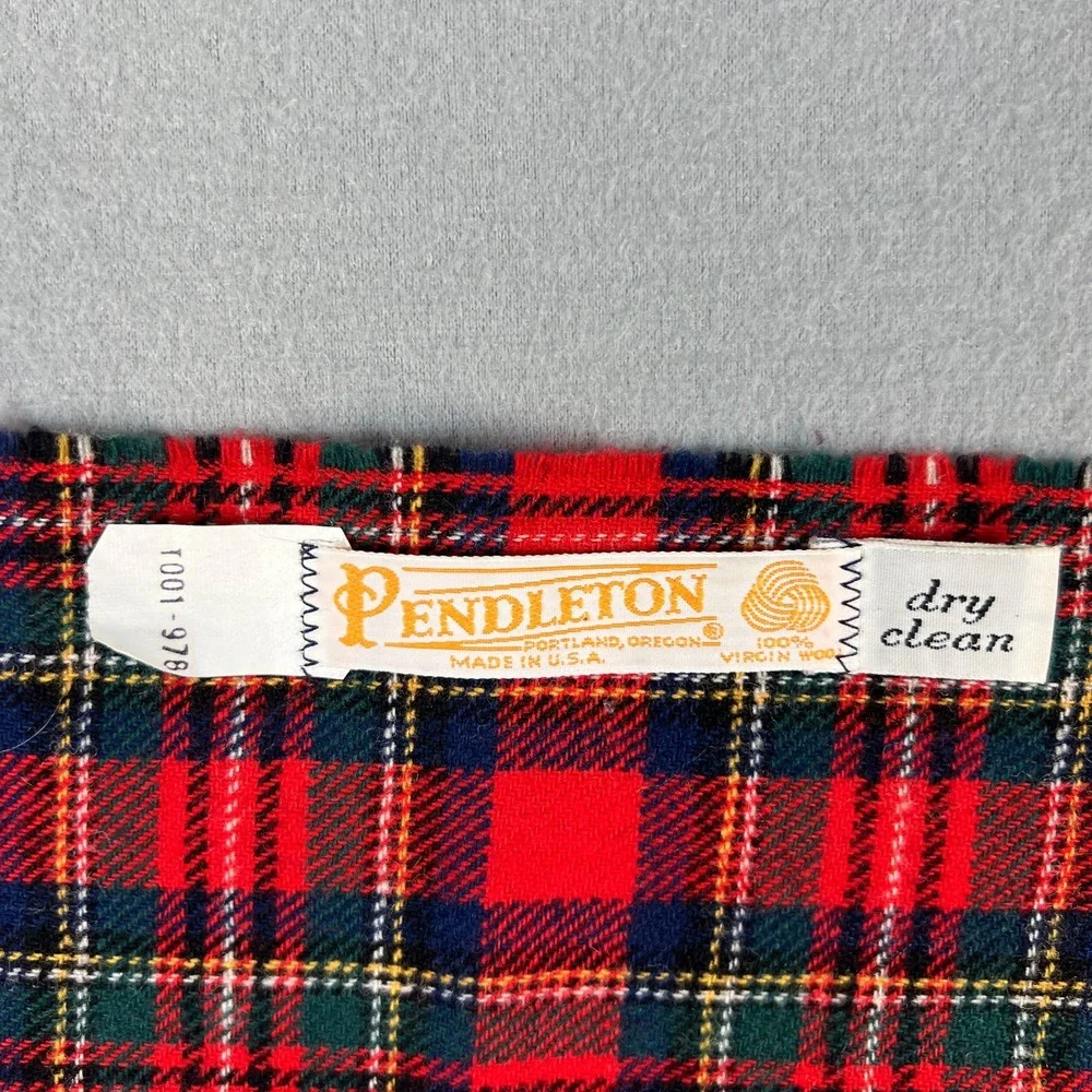VTG Pendleton Tartan Plaid Wool Scarf Red Green Black Fringe 1970s‎ Made in USA